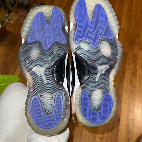 Jordan 11 - Picture 4 of 7